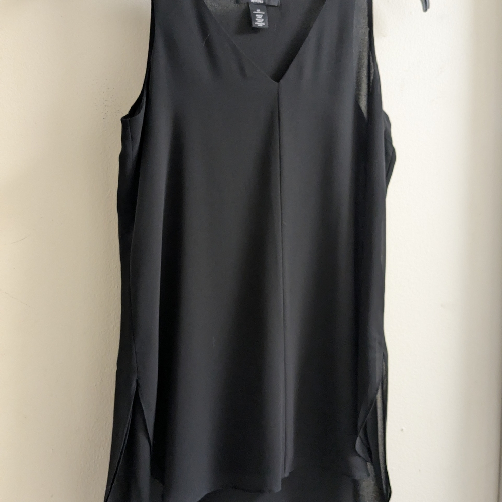 White House Black Market Classic Black Top Petites